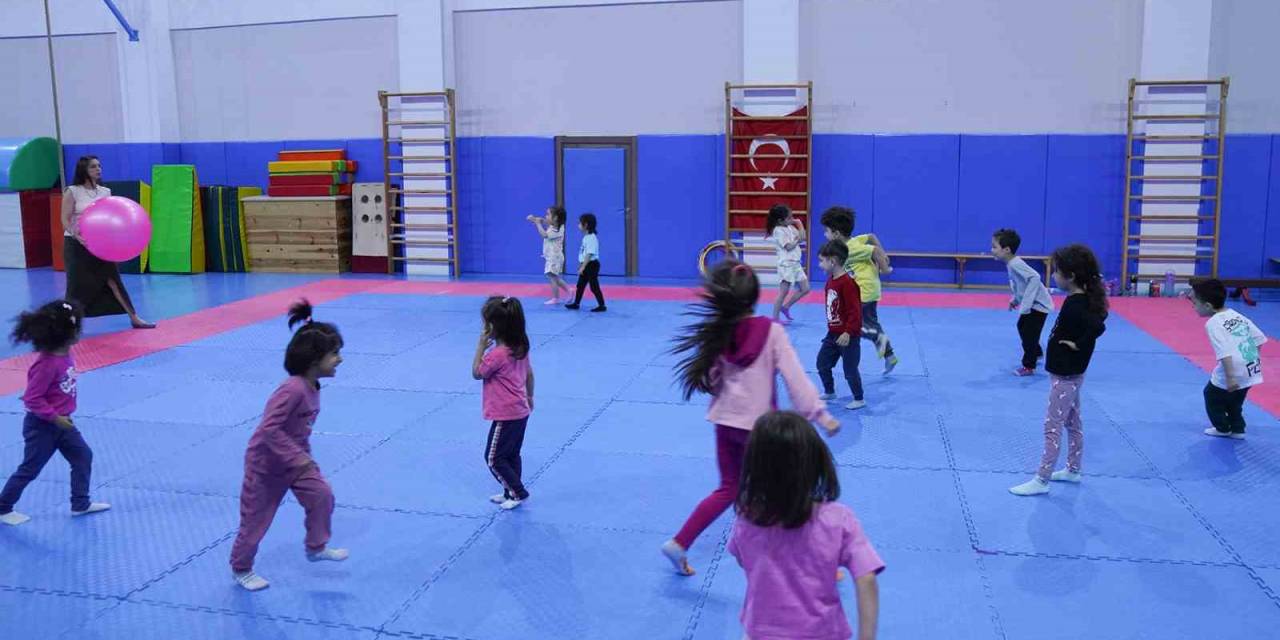 Çocuklar Jimnastik İle Tanışıyor
