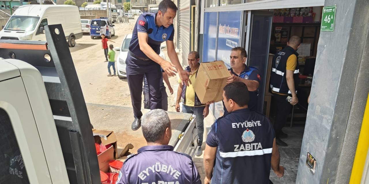 Şanlıurfa’da 5 Kamyon Bozuk Gıda Ürünü Ele Geçirildi