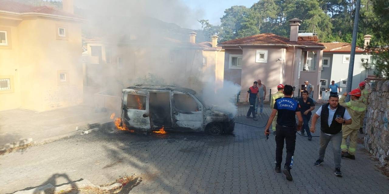 Marmaris’te Bir Şahıs Kendi Araçlarını Ve Evini Ateşe Verdi