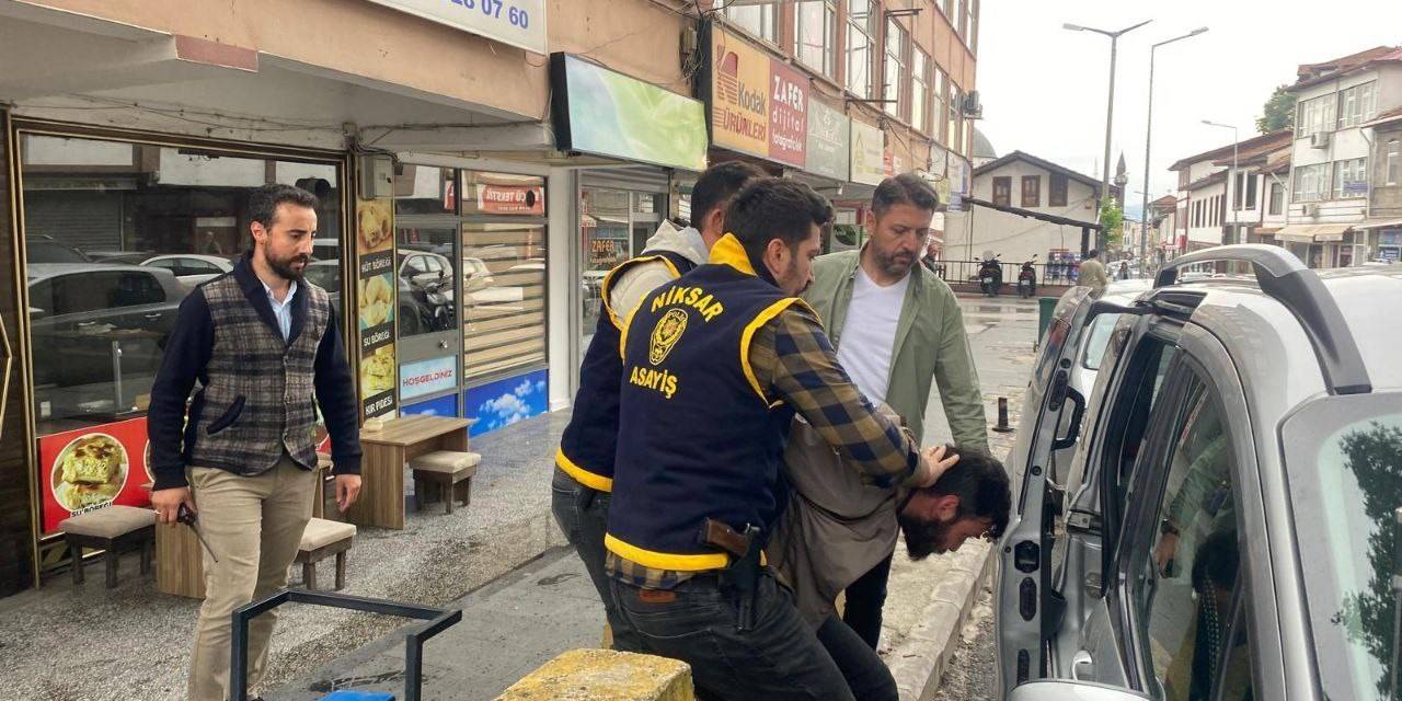 Yaşlı Adamı Dolandıran Şüpheliyi Polis Kıskıvrak Yakaladı