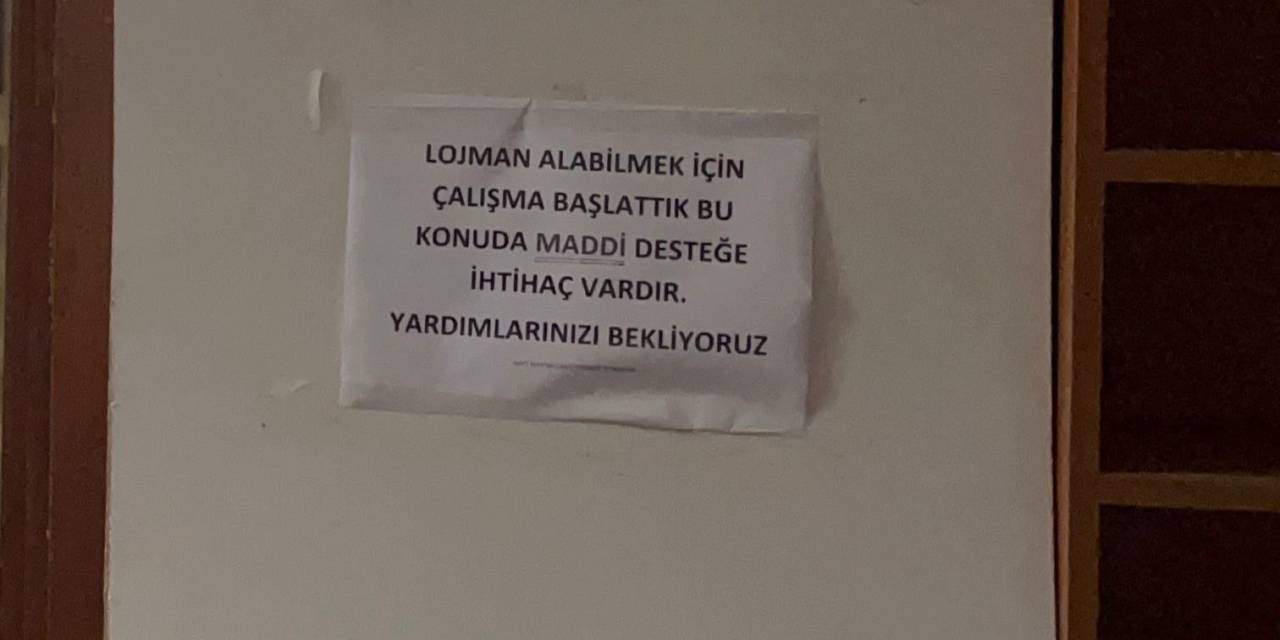 Ev Olmadan Gelmem Diyen Müezzine Çareyi Cemaatte Aradılar