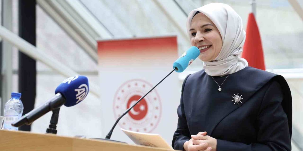 Bakan Göktaş: “Avrupa’ya Anadolu’nun Hoşgörü İklimini Taşıyan Vatandaşlarımızın Kendilerini Yalnız Hissetmemeleri İçin Büyük Bir Gayret Sarf Ettik, Ediyoruz”