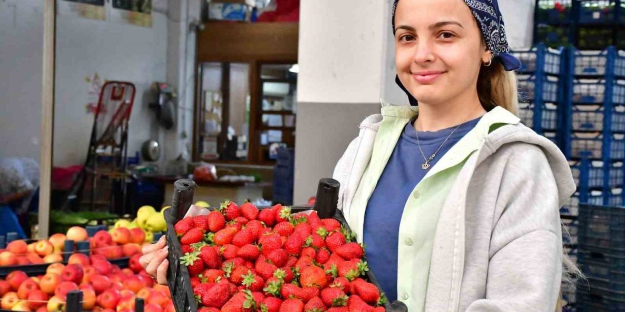 Başkan Zeyrek, Hal Esnafının Da Yüzünü Güldürdü