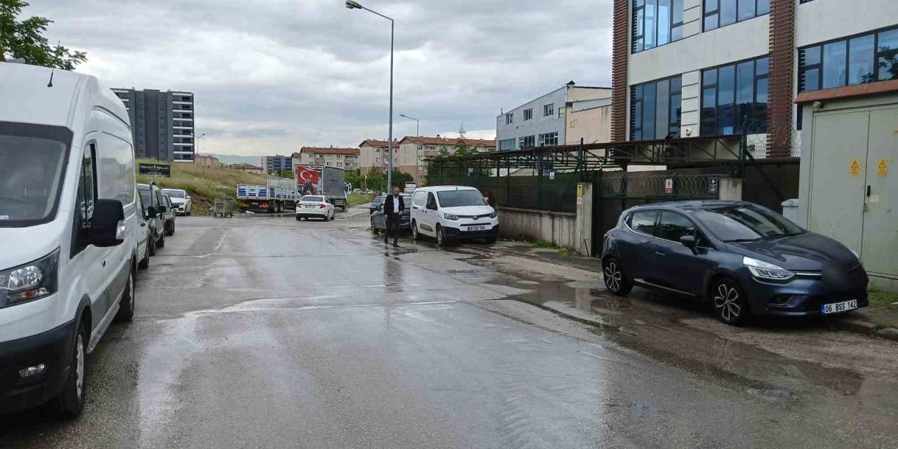 Sürekli Trafik Kazalarının Yaşandığı Yol Çevre Halkını Tedirgin Ediyor