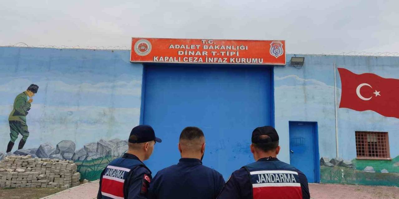 3 Yıl 1 Ay 15 Gün Hapis Cezası İle Aranan Şahsı Jandarma Yakaladı