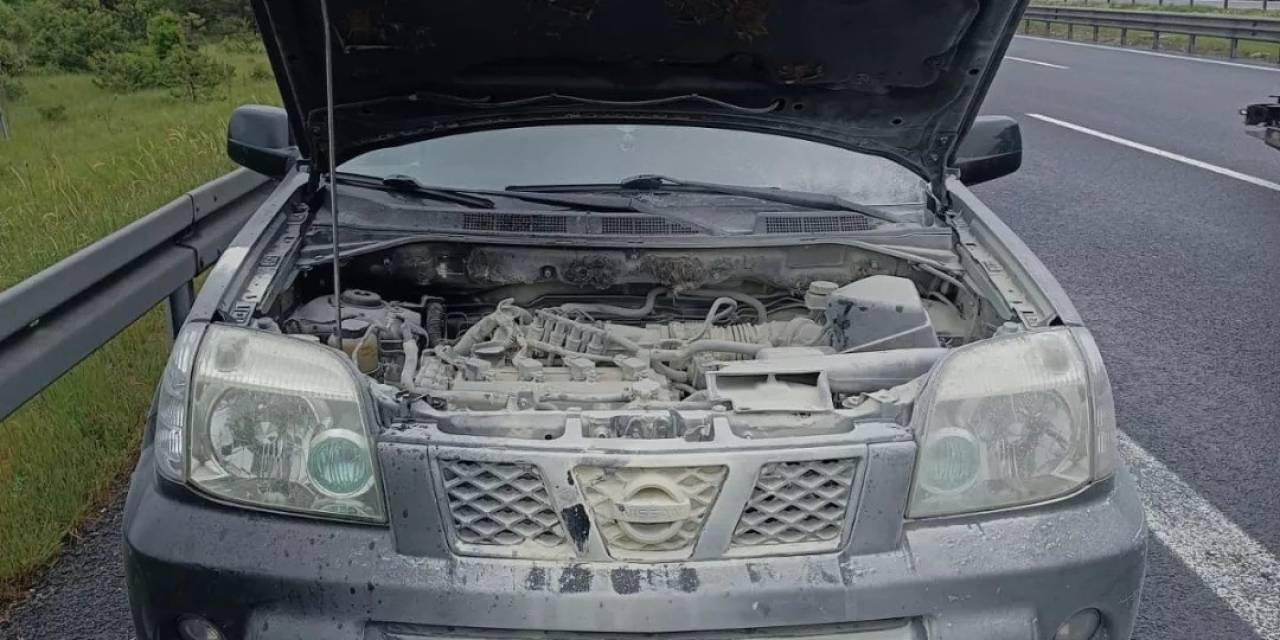 Motor Kısmından Alev Alan Cip, Sürücüsünün Müdahalesiyle Yanmaktan Kurtuldu