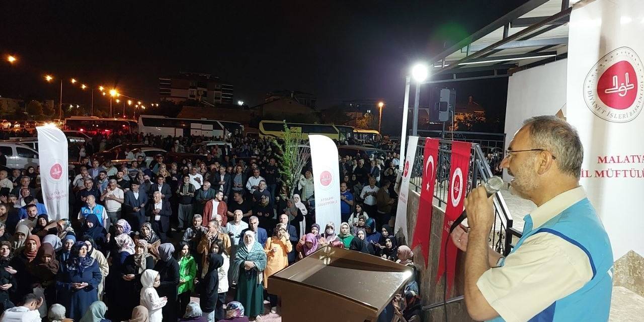 Malatya’dan İlk Hac Kafilesi Dualarla Uğurlandı