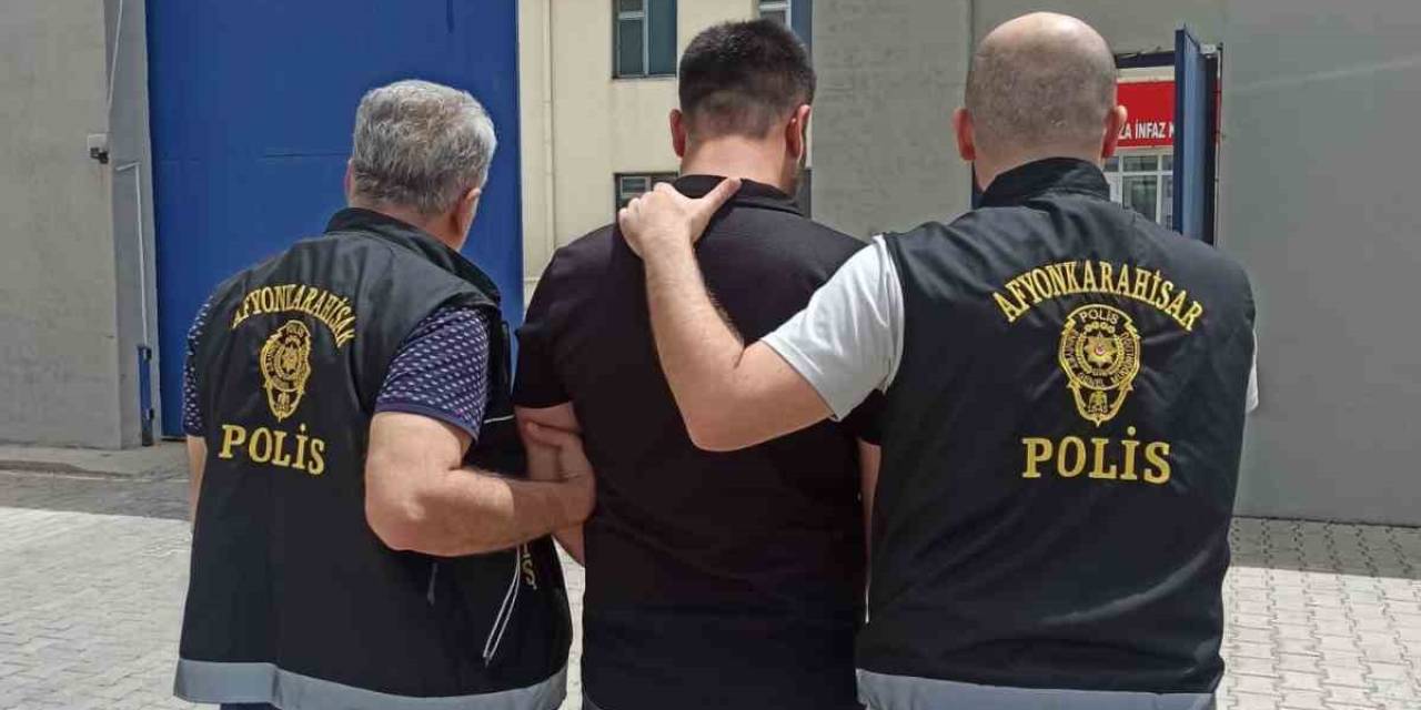 9 Yıl 8 Ay Hapis Cezası İle Aranan Şahsı Polis Yakaladı