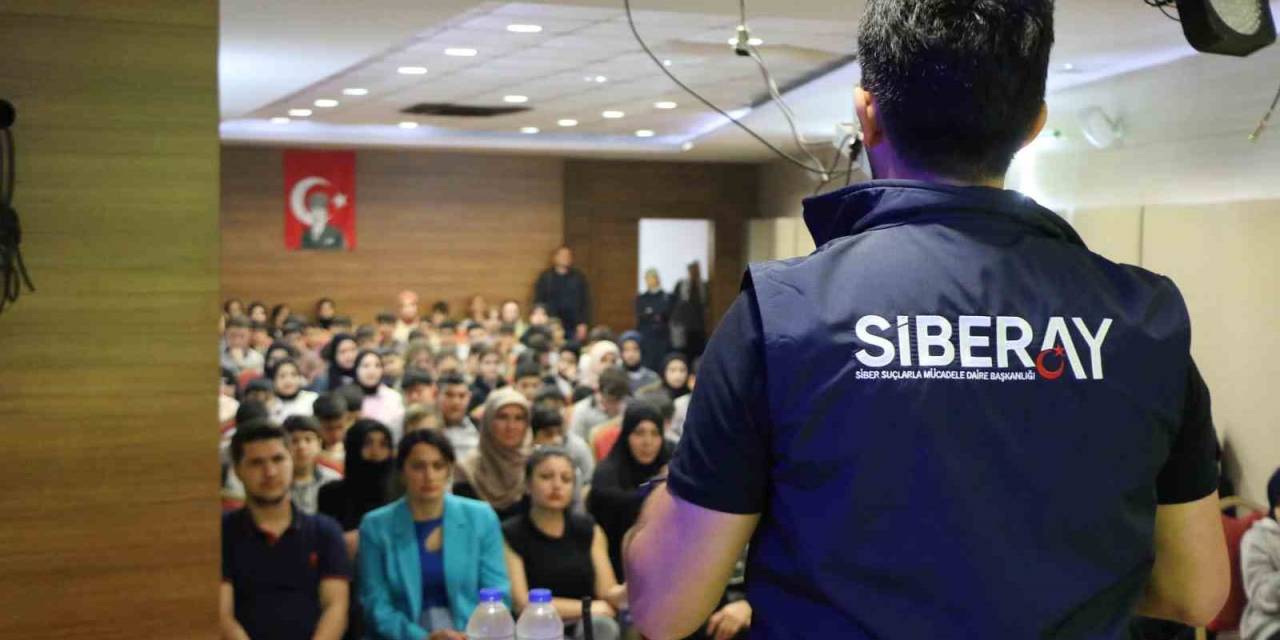 Emniyetten Öğrencilere Siber Eğitimi