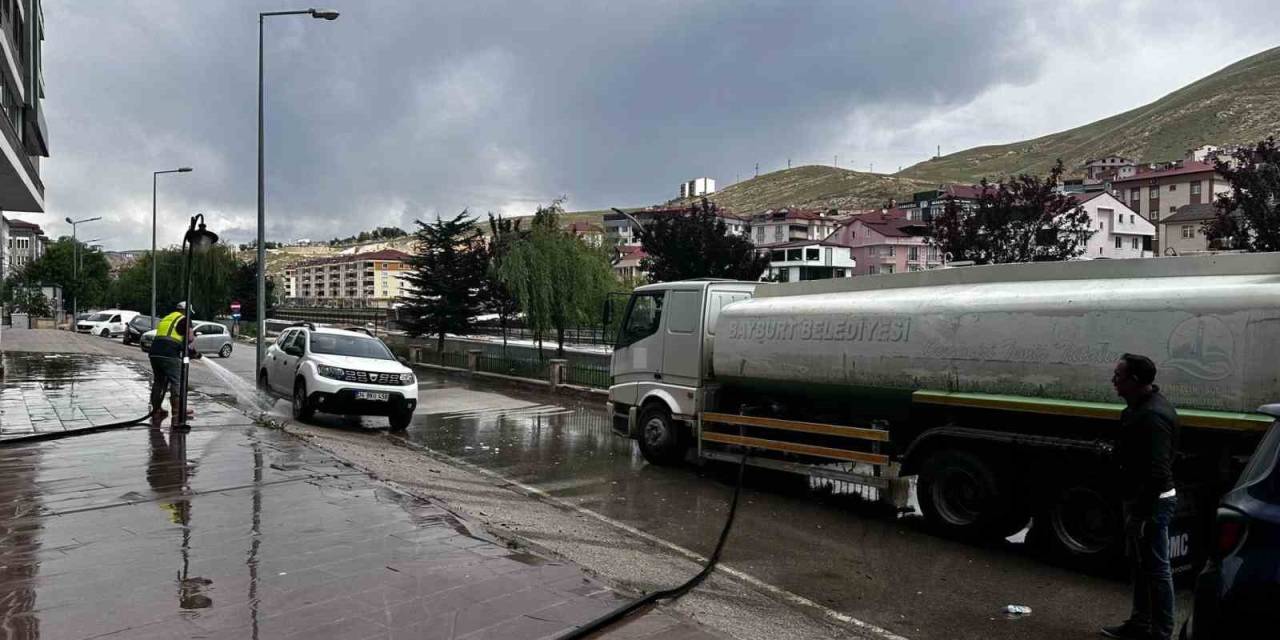 Bayburt Belediyesinin Temizlik Paylaşımına Vatandaş Yorumu: “Harcanan Su İsrafını Allah Affetsin”