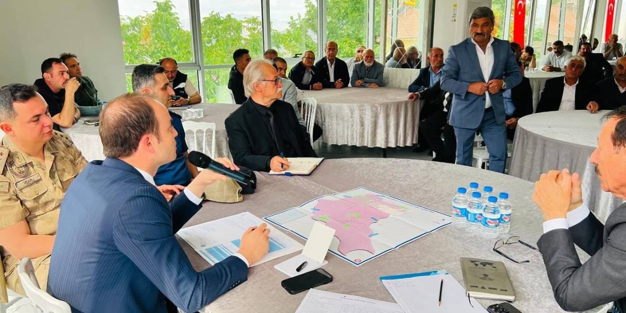 İliç’te Muhtarlarla Toplantı Yapıldı