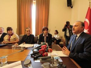 Akpm’den Chp’ye Ziyaret