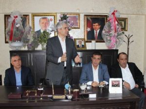 Ak Parti’li Adaylar Sur İlçesini Ziyaret Etti