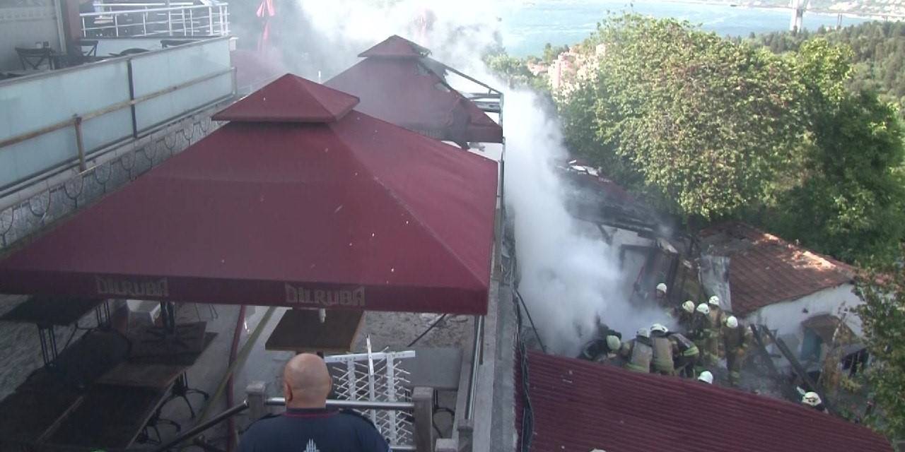 Üsküdar’da Sobadan Çıkan Yangında Gecekondu Küle Döndü