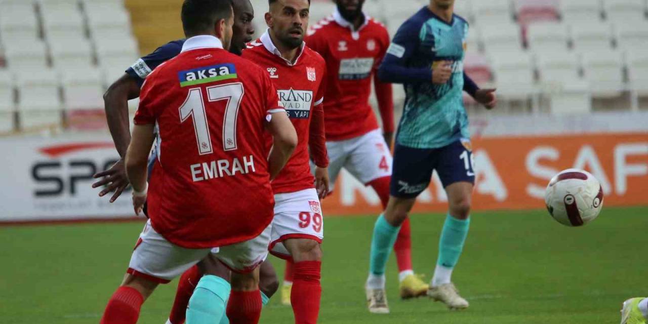 Trendyol Süper Lig: Sivasspor: 1 - Kayserispor: 1 (İlk Yarı)