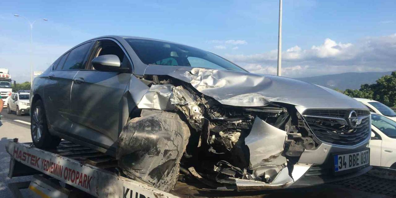 Tem’de 3 Araç Çarpıştı: 3 Yaralı