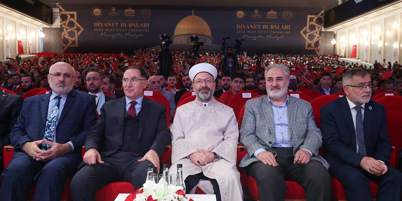 Diyanet İşleri Bakanı Erbaş: "İslam, Dünyayı İyileştirmek İçin Gönderilen Bir İlaçtır"