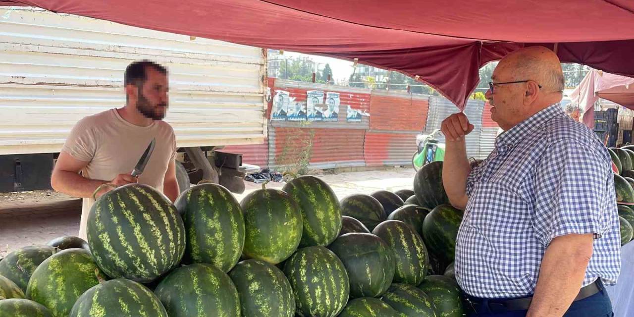 Kelek Karpuz İade İsteğine Pazarcı Elinde Bıçakla Karşı Çıktı