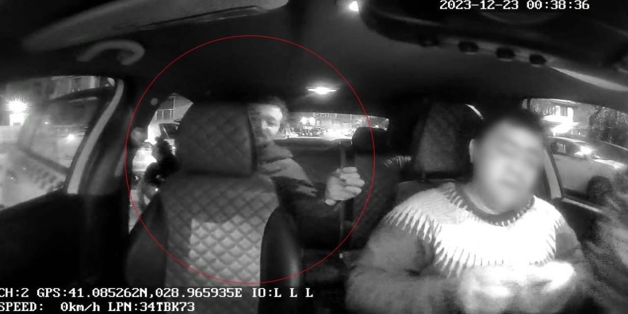 İstanbul’da Üniversiteli Genç Kızın Bıçaklandığı Olayın Görüntüleri Ortaya Çıktı: "Görürseniz Mutlaka İhbar Edin"