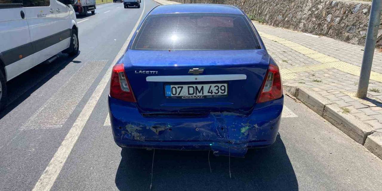 Seyir Halinde Önündeki Araca Çarptı