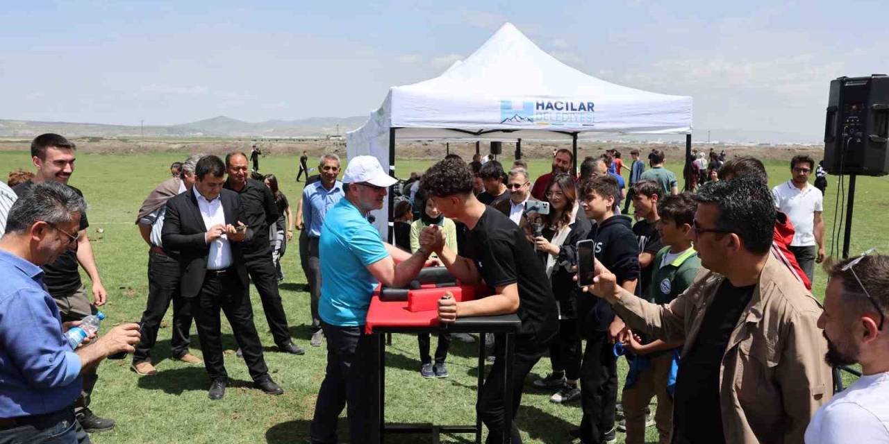 Başkan Özdoğan Başarılı Öğrencileri Ödüllendirecek