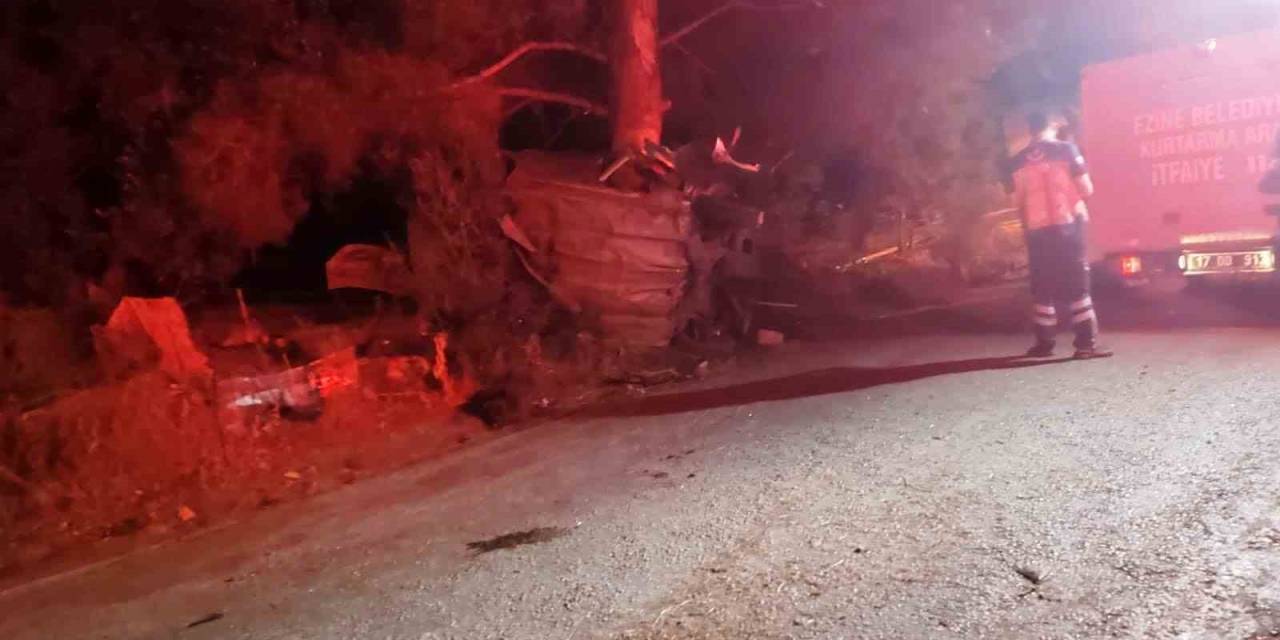 Çanakkale’de Otomobil Ağaca Çarptı, 2 Kişi Hayatını Kaybetti