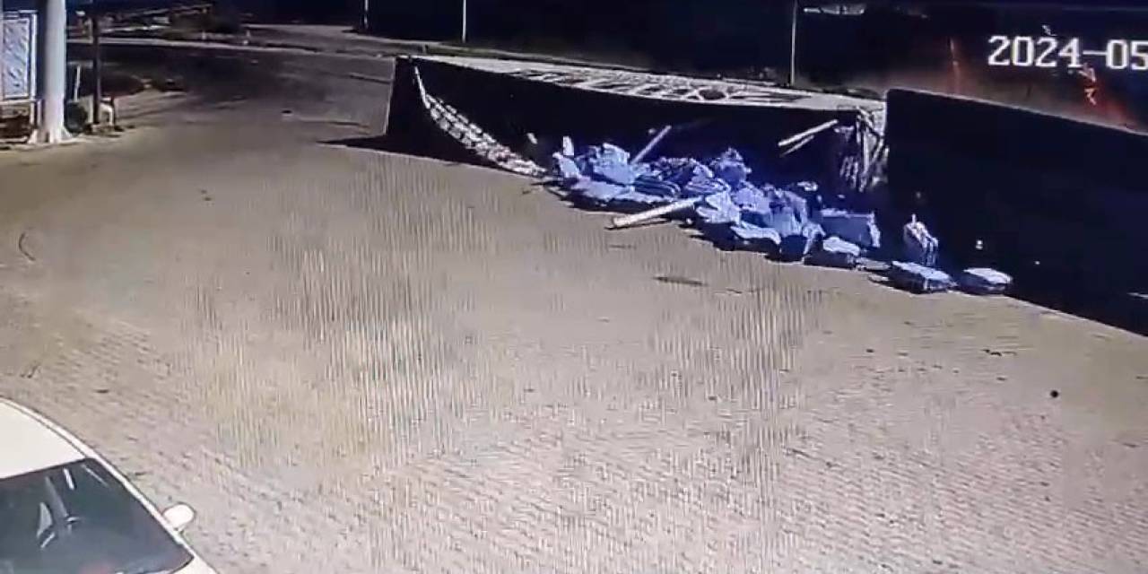 Metrelerce Sürüklenen Tırın Sürücüsü Hayatını Kaybetti