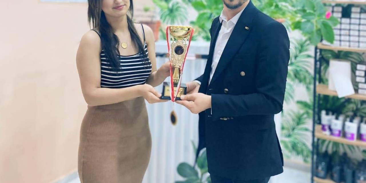 Manisalı Kuaförler Antalya’dan İki Kupa İle Döndü