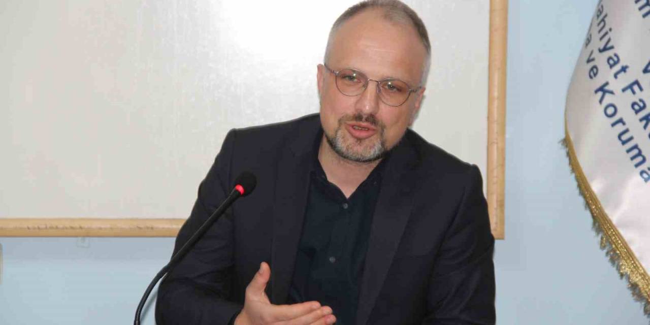 Dr. Topaloğlu: “Günümüz Sözde Deistleri Sorumluktan Kaçtığı İçin Dini Reddediyor”