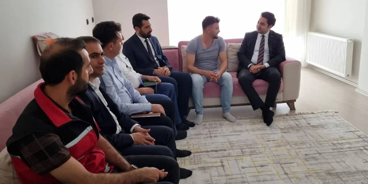 Kaymakam Seyhan, Depremde Hayatını Kaybedenlerin Yakınlarına Ziyaret Etti