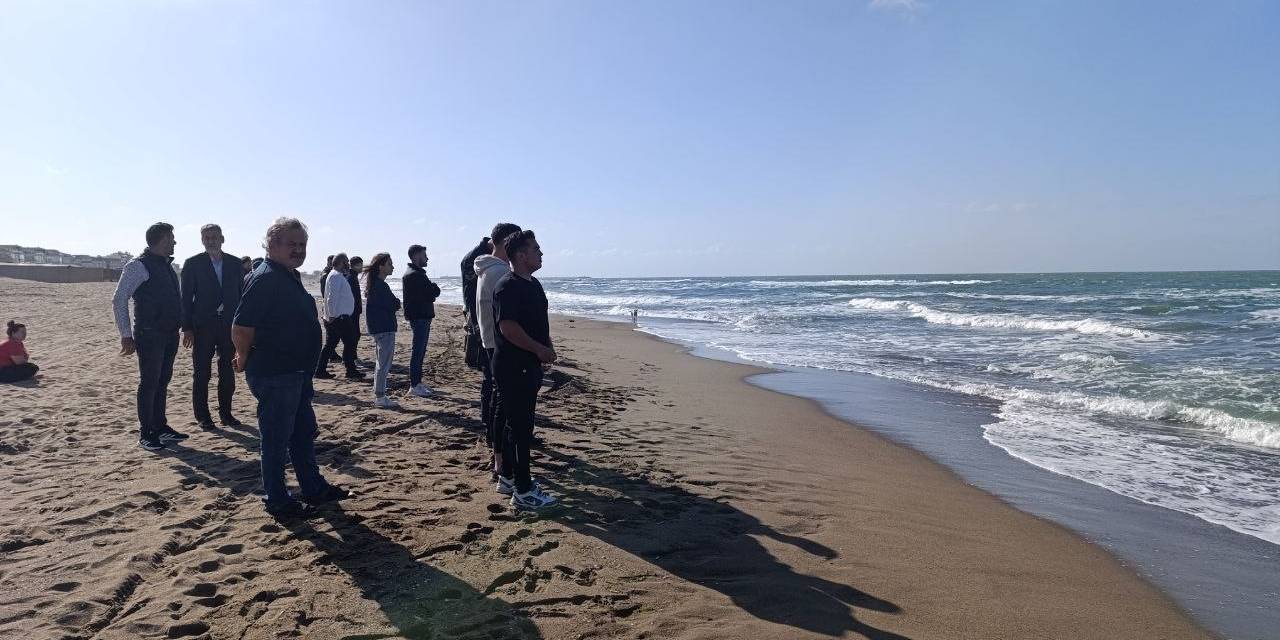 Denize Giren 19 Yaşındaki Genç Kayboldu, Ekipler Seferber Oldu