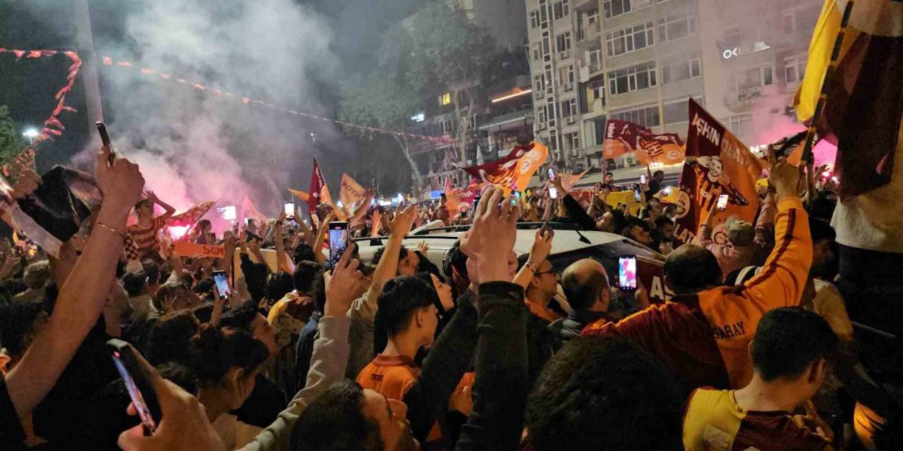 Bandırma’da Galatasaray’ın Kutlamaları Başladı