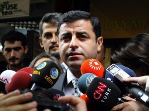 Selahattin Demirtaş: "Savcılar Arkasında Kim Varsa Ortaya Çıkarsın, Korkmasın"