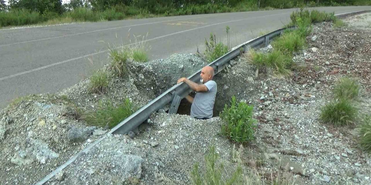 Çökmeyle Birlikte Ortaya Çıkan Devasa Çukur Merak Uyandırdı