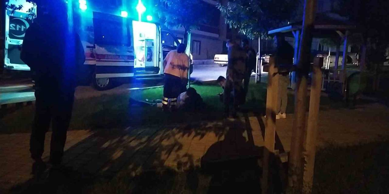 Parkta Silahlı Saldırıya Uğrayan Genç Yaralandı