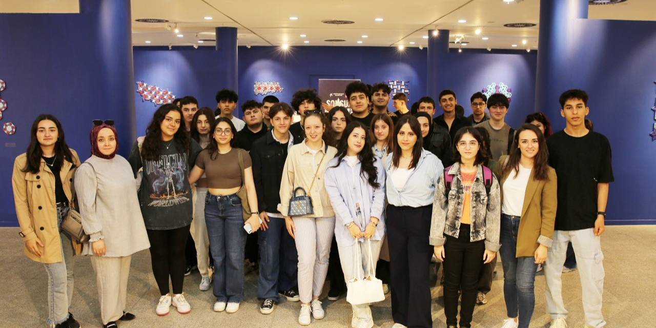 Küçükçekemce’de Öğrenciler İçin Panel Düzenlendi: ’meslek Seçiminde Önceliğiniz Para Olmasın’