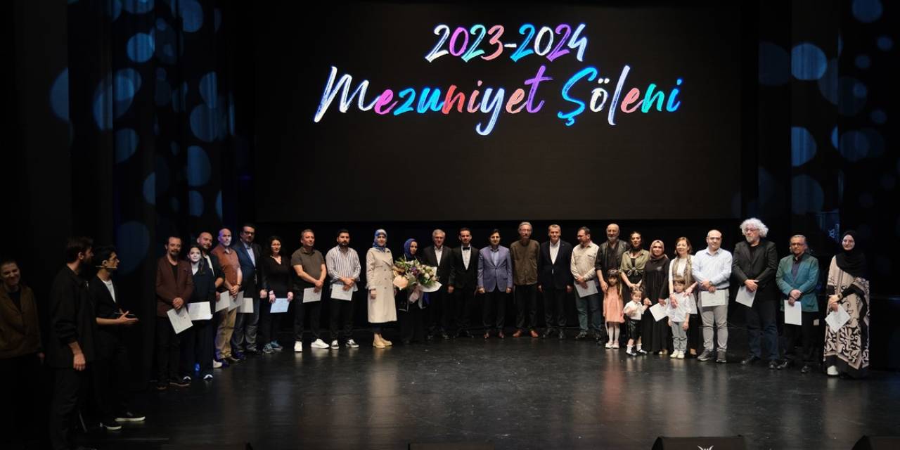 Zeytinburnu Kültür Sanat 15. Dönem Kursiyerlerini Mezun Etti