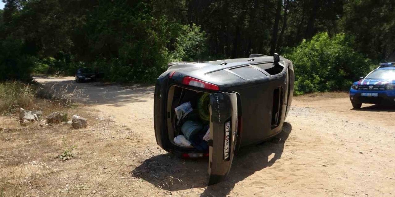 Virajı Alamayan Otomobil Takla Attı