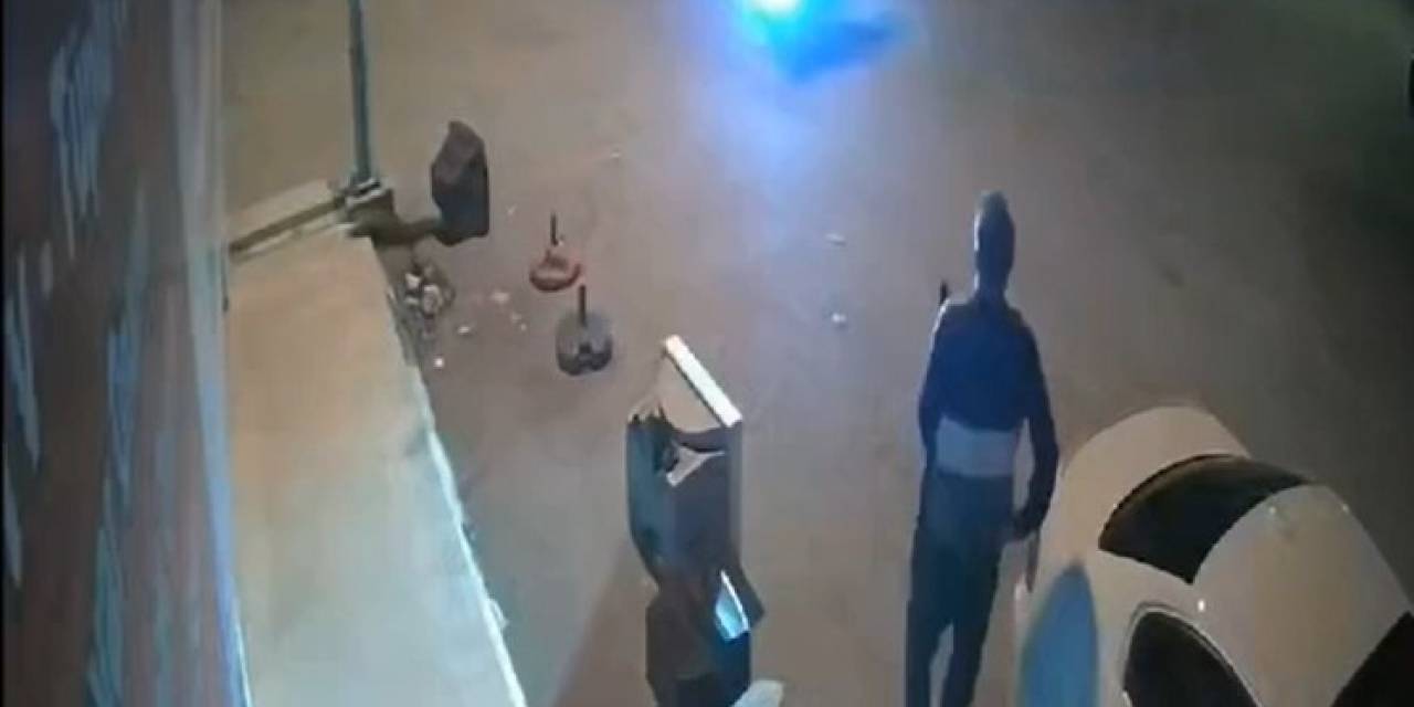 Motosikleti İle Kaza Yaptı, Kalktı Diğer Sürücüye Yardım Etti