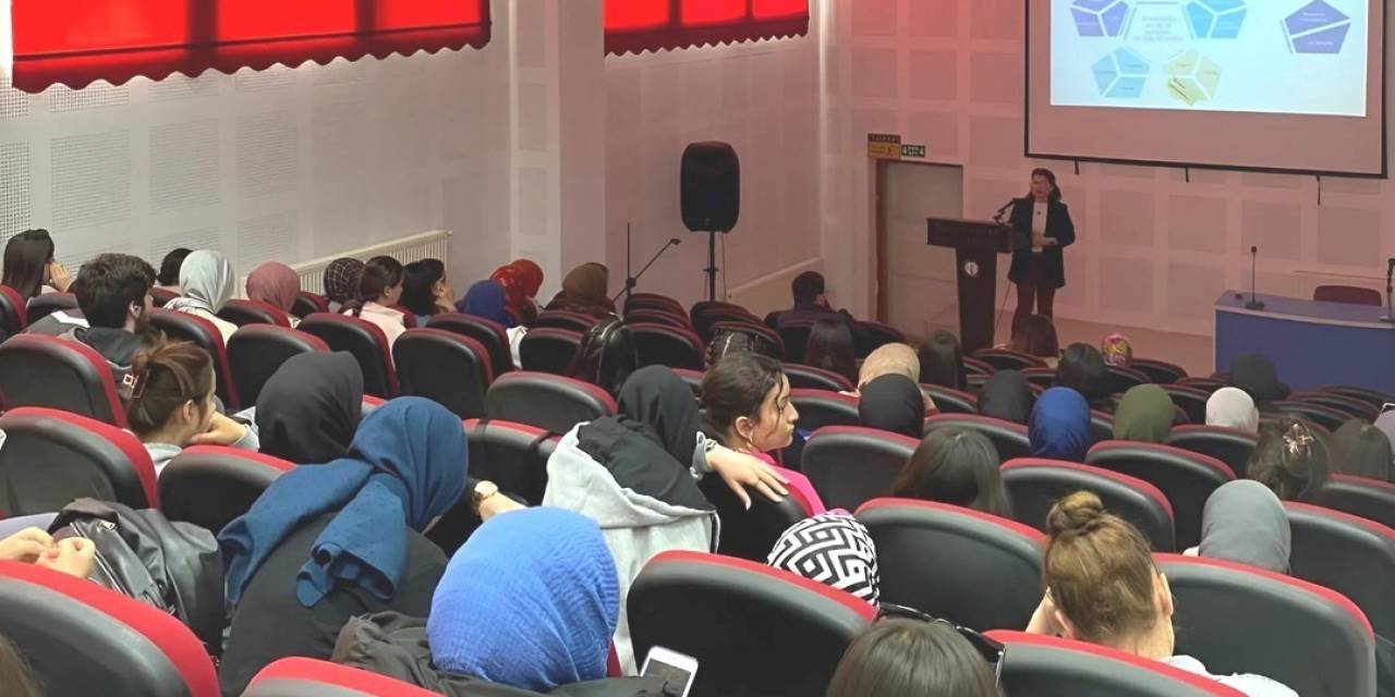 Emet’te “Eğitimde Sosyal-duygusal Becerilerin Desteklenmesi Ve Etkili İletişim’ Konulu Konferans