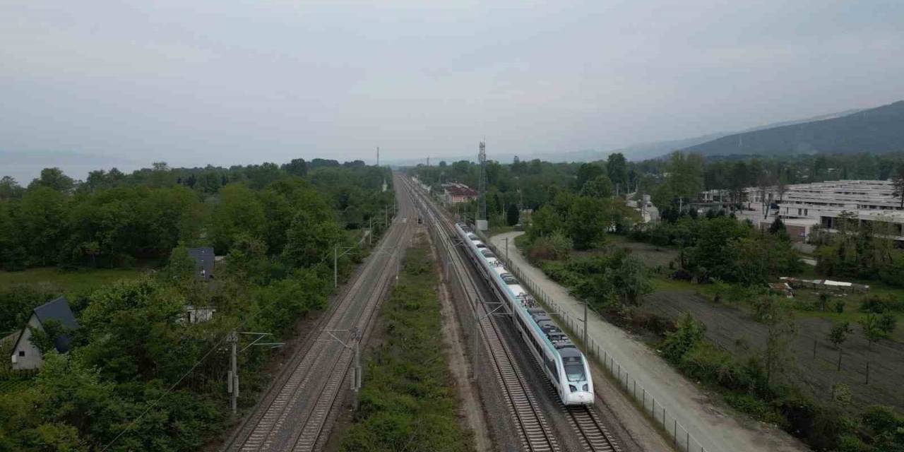 Milli Elektrikli Tren Seti 575 Bin Yolcu Taşıdı
