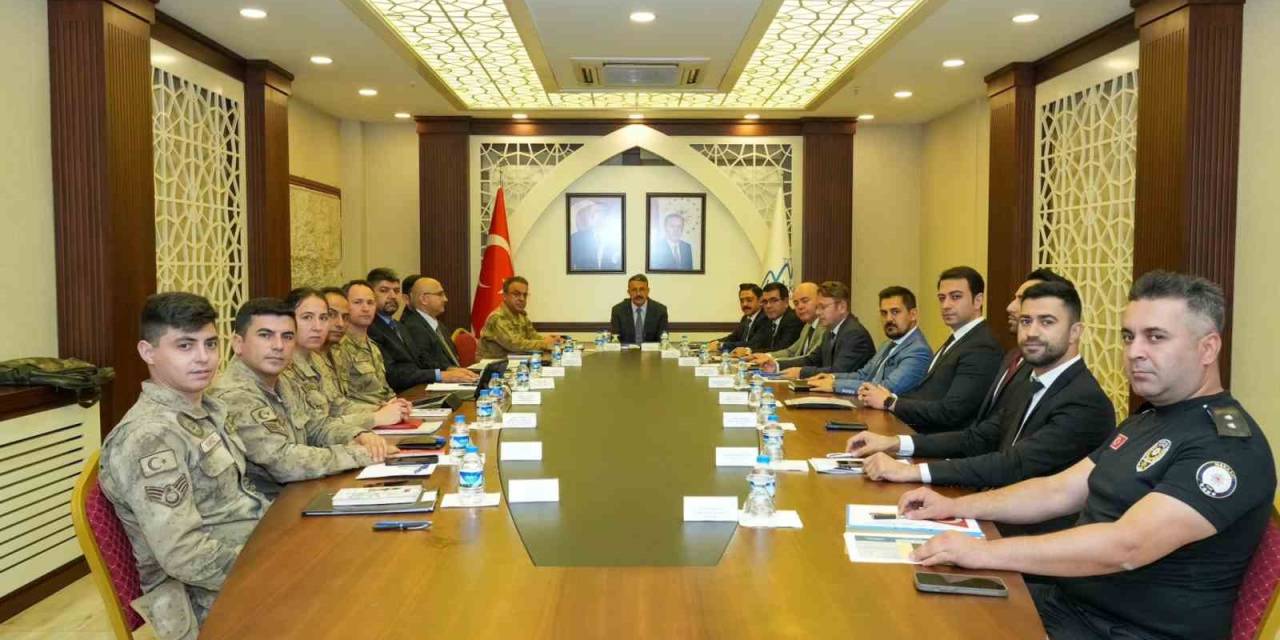 Hakkari’de Çeşitli Suçlardan 54 Kişi Yakalandı