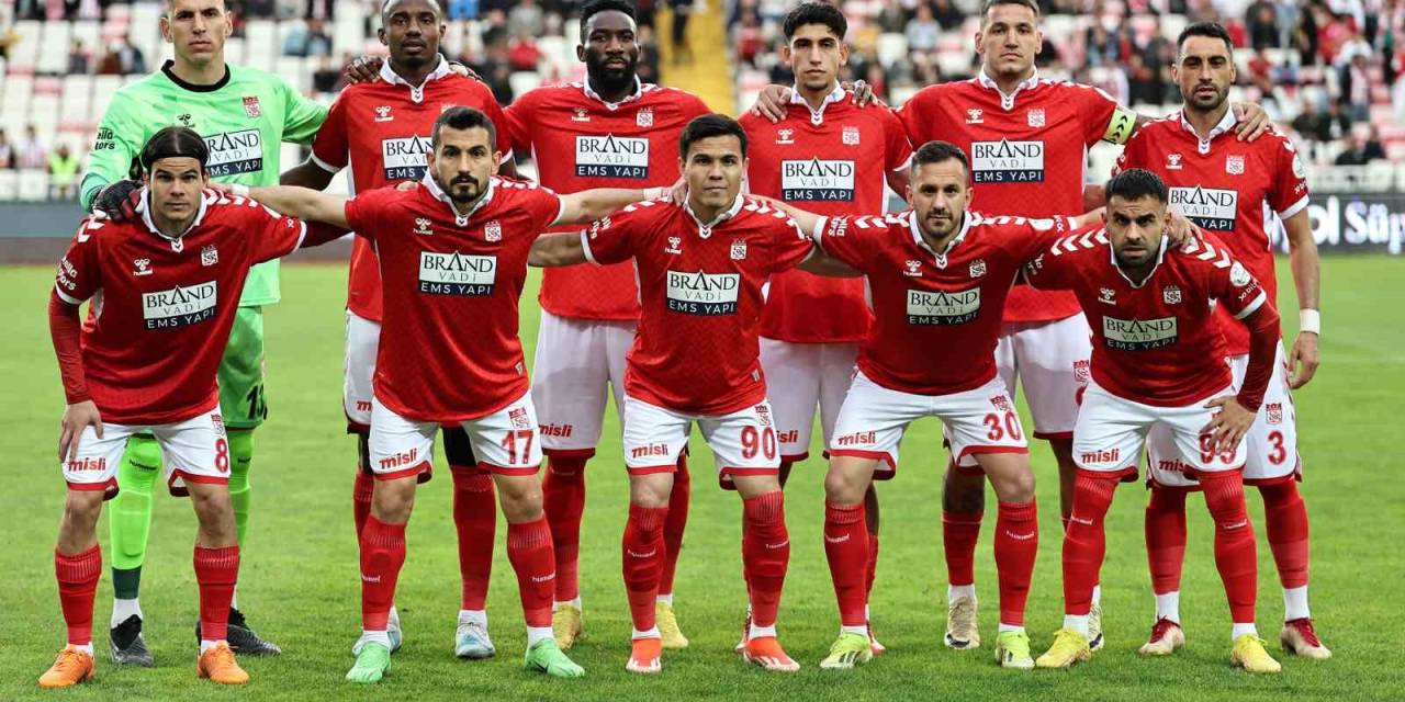 Sivasspor’da 16 Futbolcunun Sözleşmesi Bitiyor