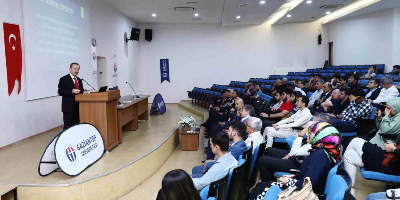 “Küresel Ve Bölgesel Ticaret Hatları Değişiminde Türkiye Nerede” Konferansı Yapıldı