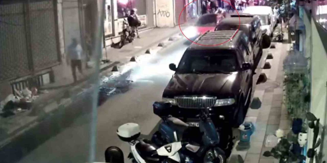 Bayrampaşa’da Şampiyonluğu Kutlayan Taraftara Çarpıp Kaçtı, O Anlar Güvenlik Kamerasına Yansıdı