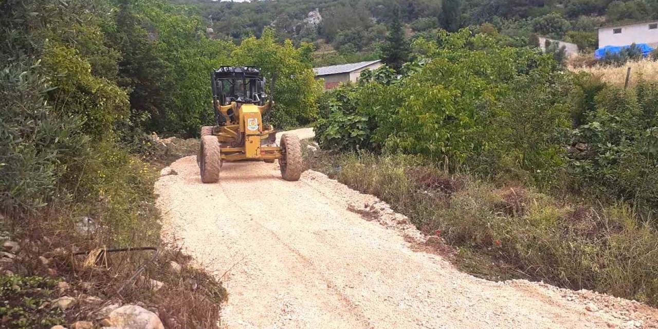 Tarsus’ta Afet Sonrası Hasar Oluşan Köy Yolları Onarıldı