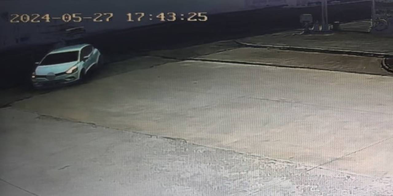 Siteye Girmek İsteyen Otomobile Motosiklet Çarptı: 1 Yaralı