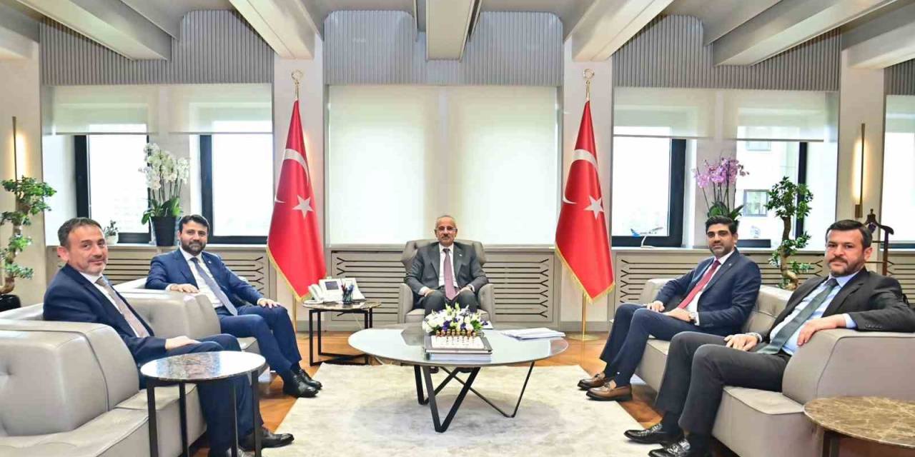 Ak Parti Karabük Heyeti Bakan Uraloğlu İle Görüştü