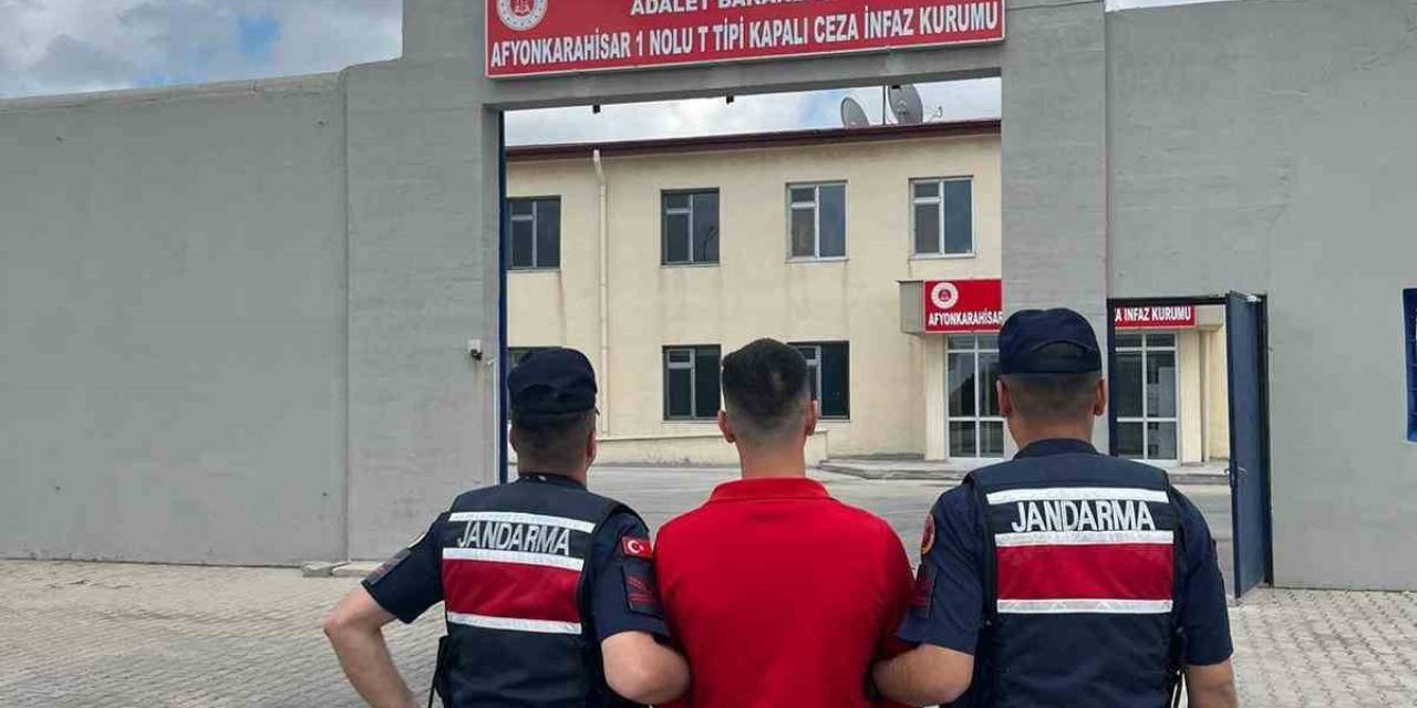 Uyuşturucu Satma Suçundan 6 Yıl Hapis Cezası İle Aranan Şahsı Jandarma Yakaladı