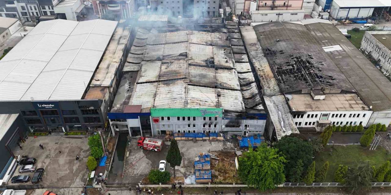 Samsun’daki Fabrika Yangını 9 Saatte Söndürüldü